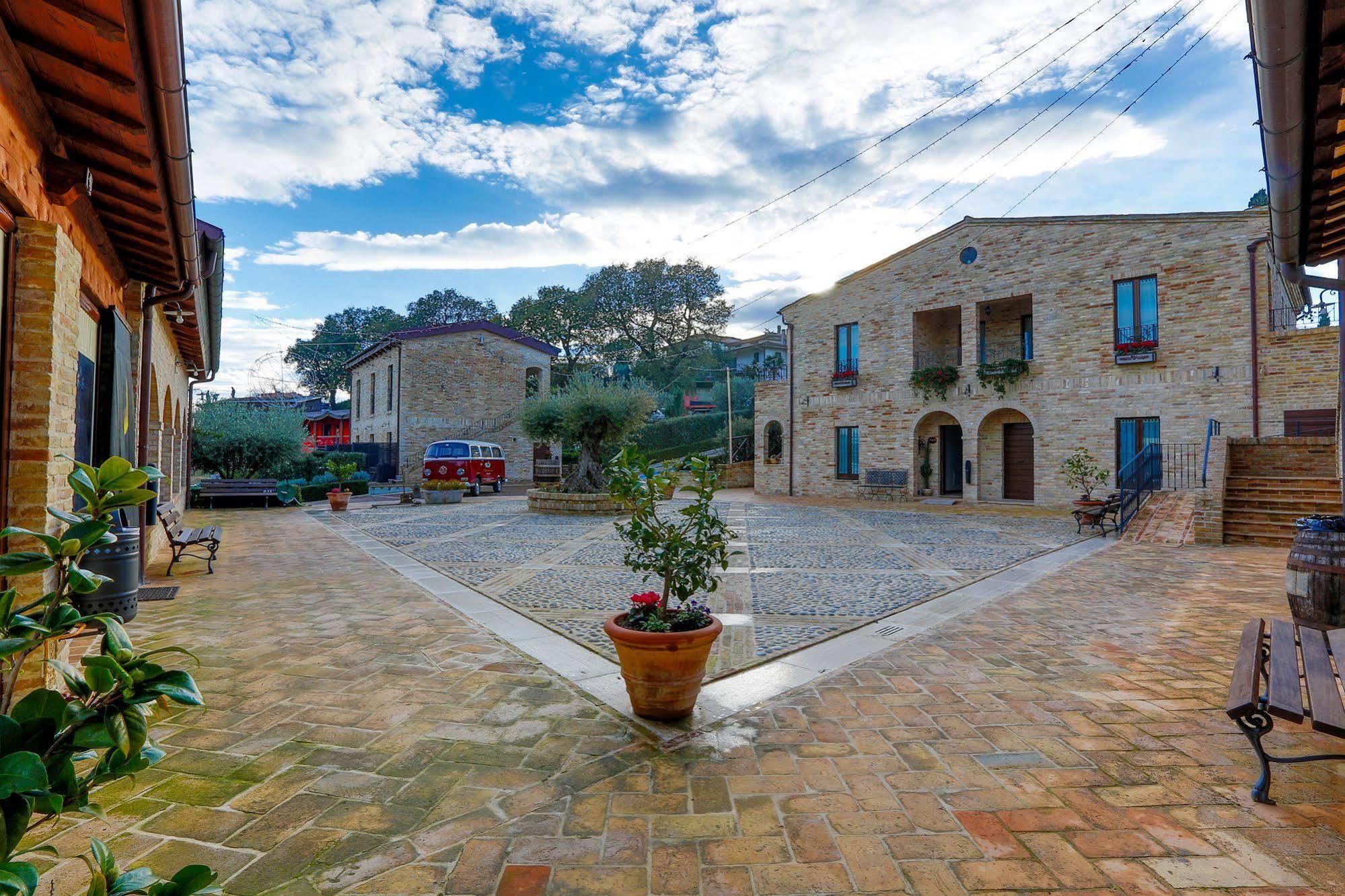 Agriturismo Il Sapore Della Luna Monteprandone Exteriör bild