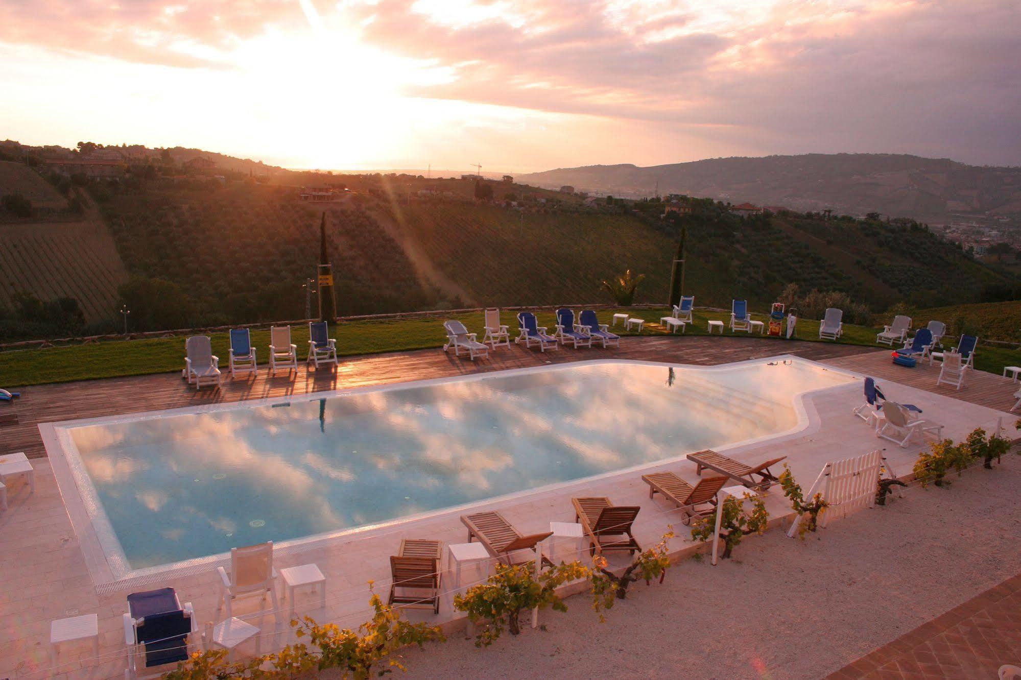Agriturismo Il Sapore Della Luna Monteprandone Exteriör bild